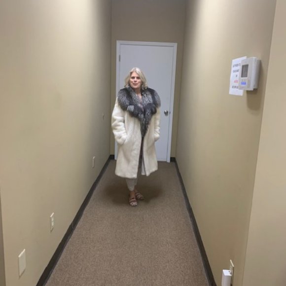 MINK COAT WITH FOX COLLAR - Picture 5 of 6